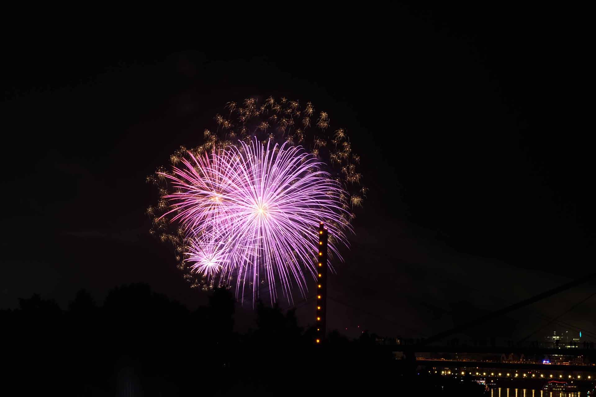 Feuerwerk Rheinkirmes 19