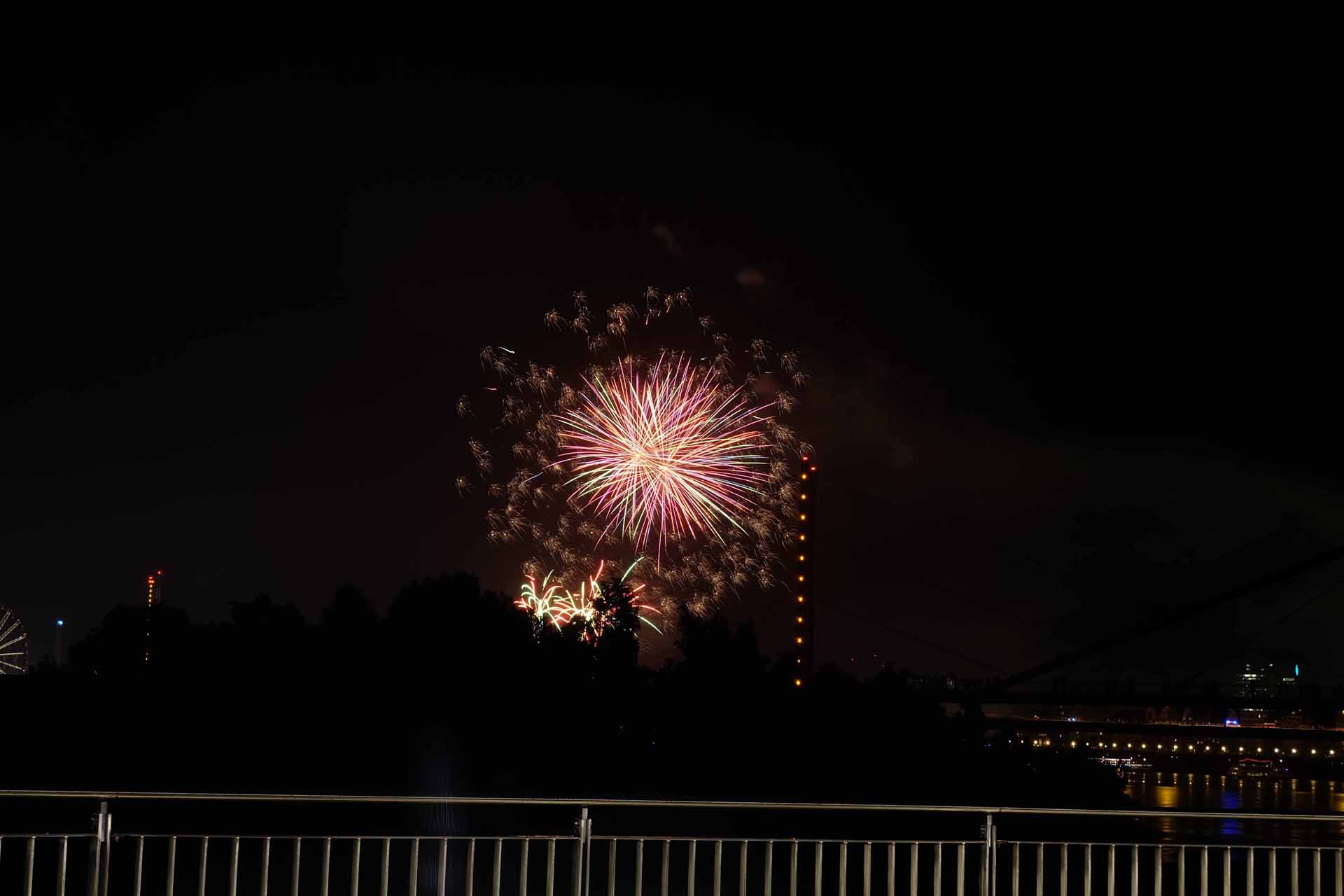 Feuerwerk Rheinkirmes 40