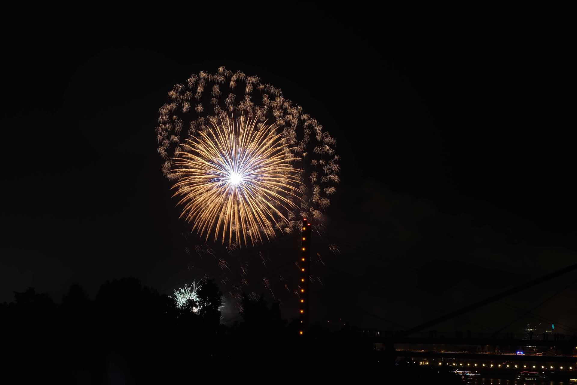 Feuerwerk Rheinkirmes 49
