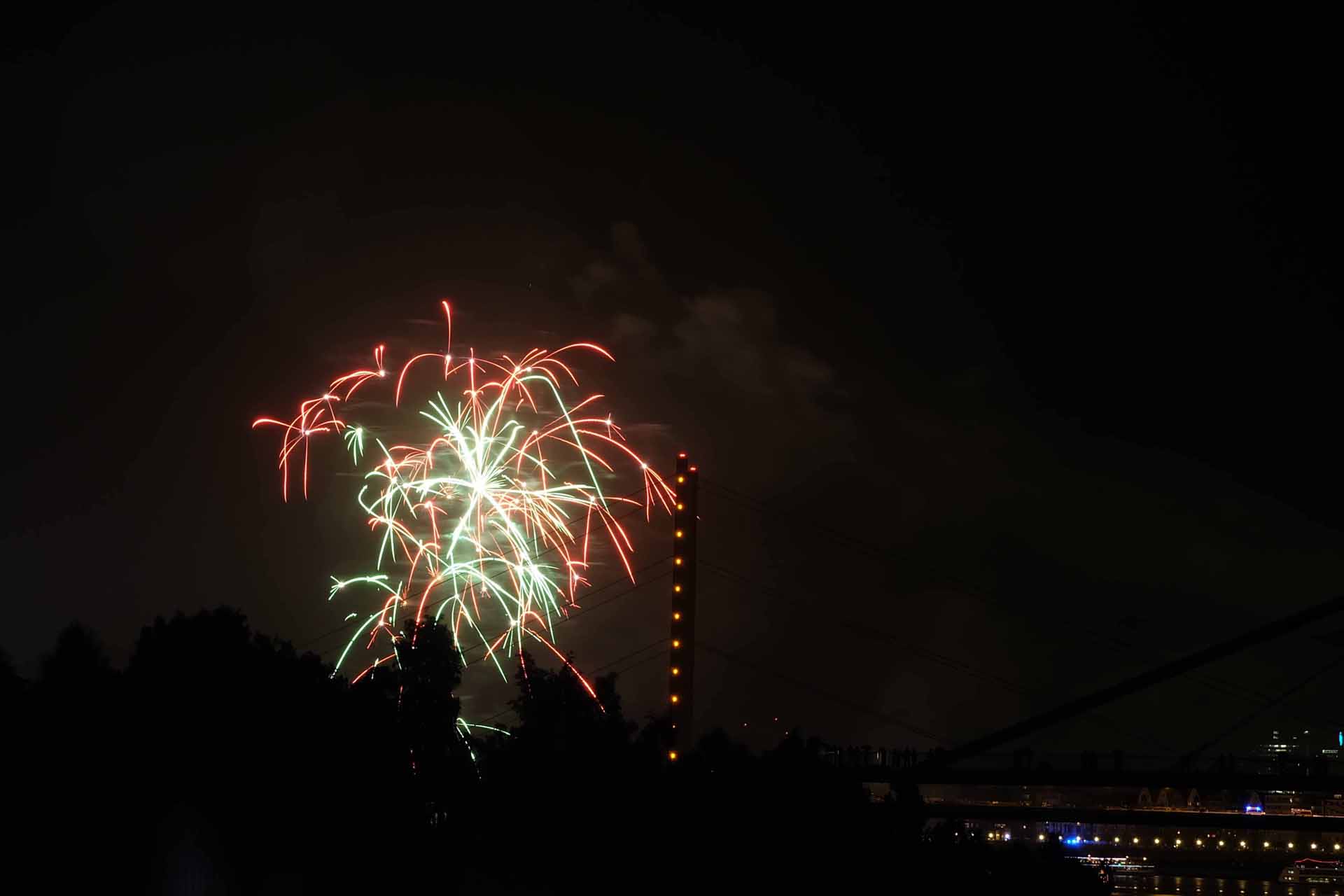 Feuerwerk Rheinkirmes 54